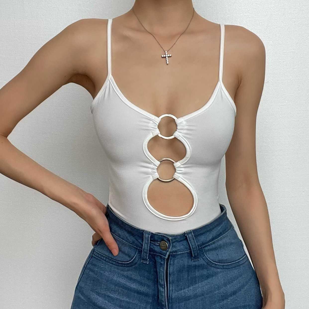 Hollow out low cut ring cami cut out top – image 10