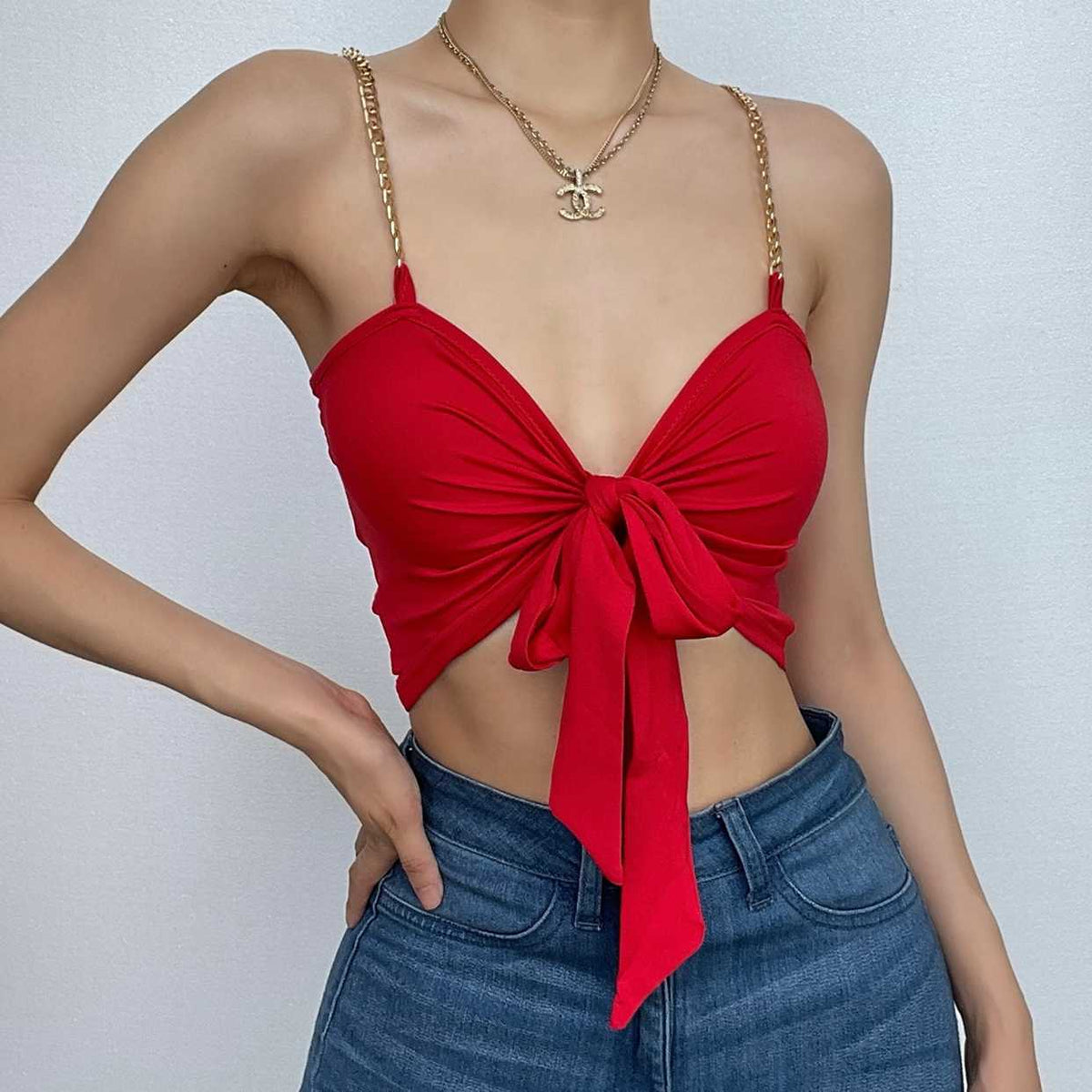 Metal chain knotted ruched solid crop top – image 2