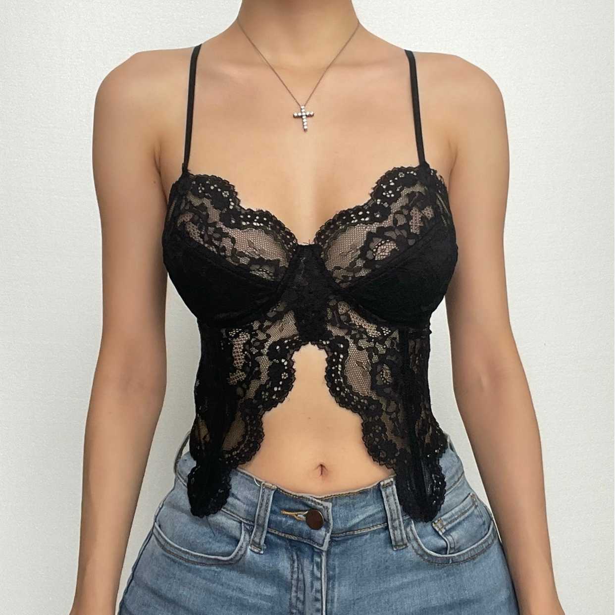 Lace slit v neck solid backless cami crop top – image 1