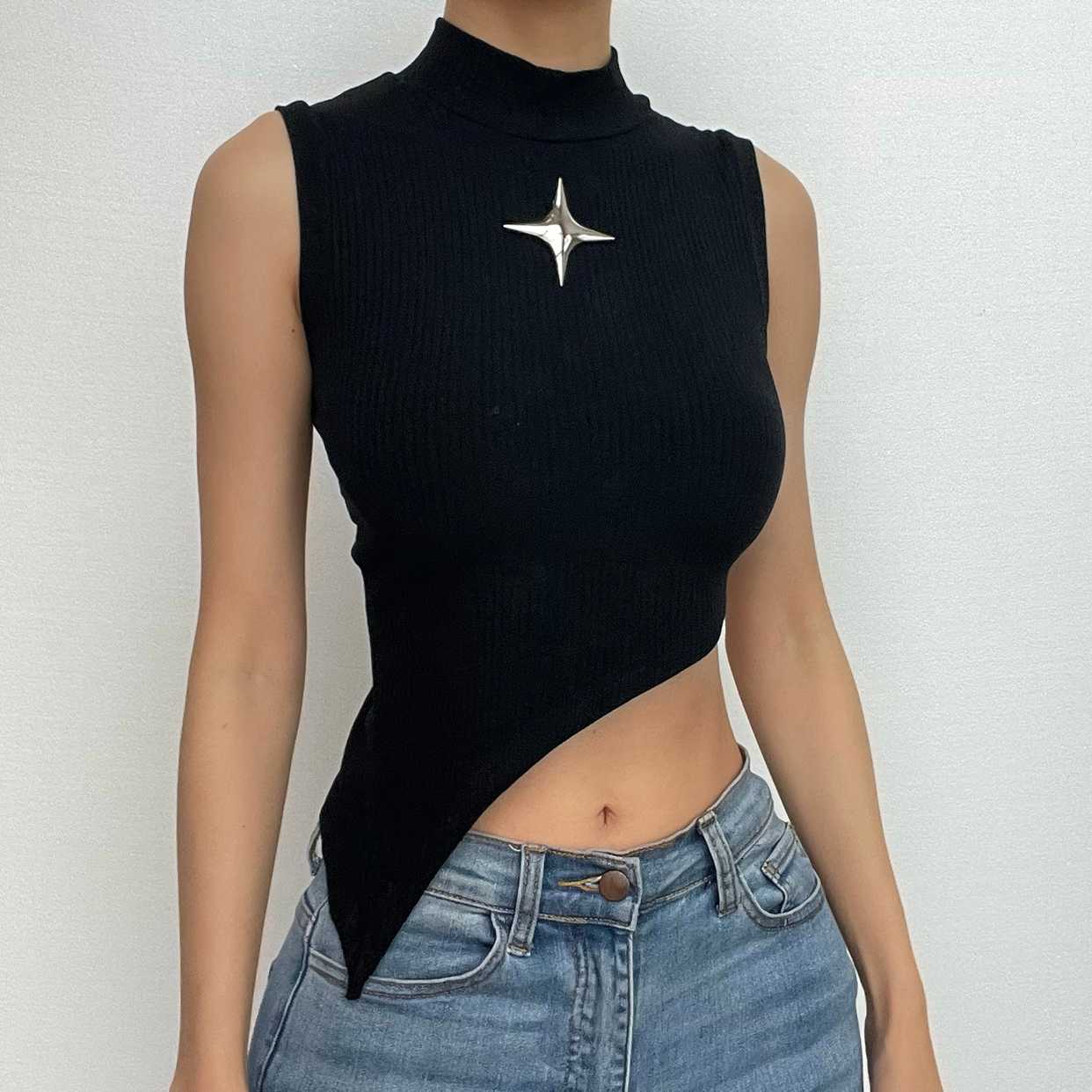 Star applique irregular sleeveless high neck crop top – image 1