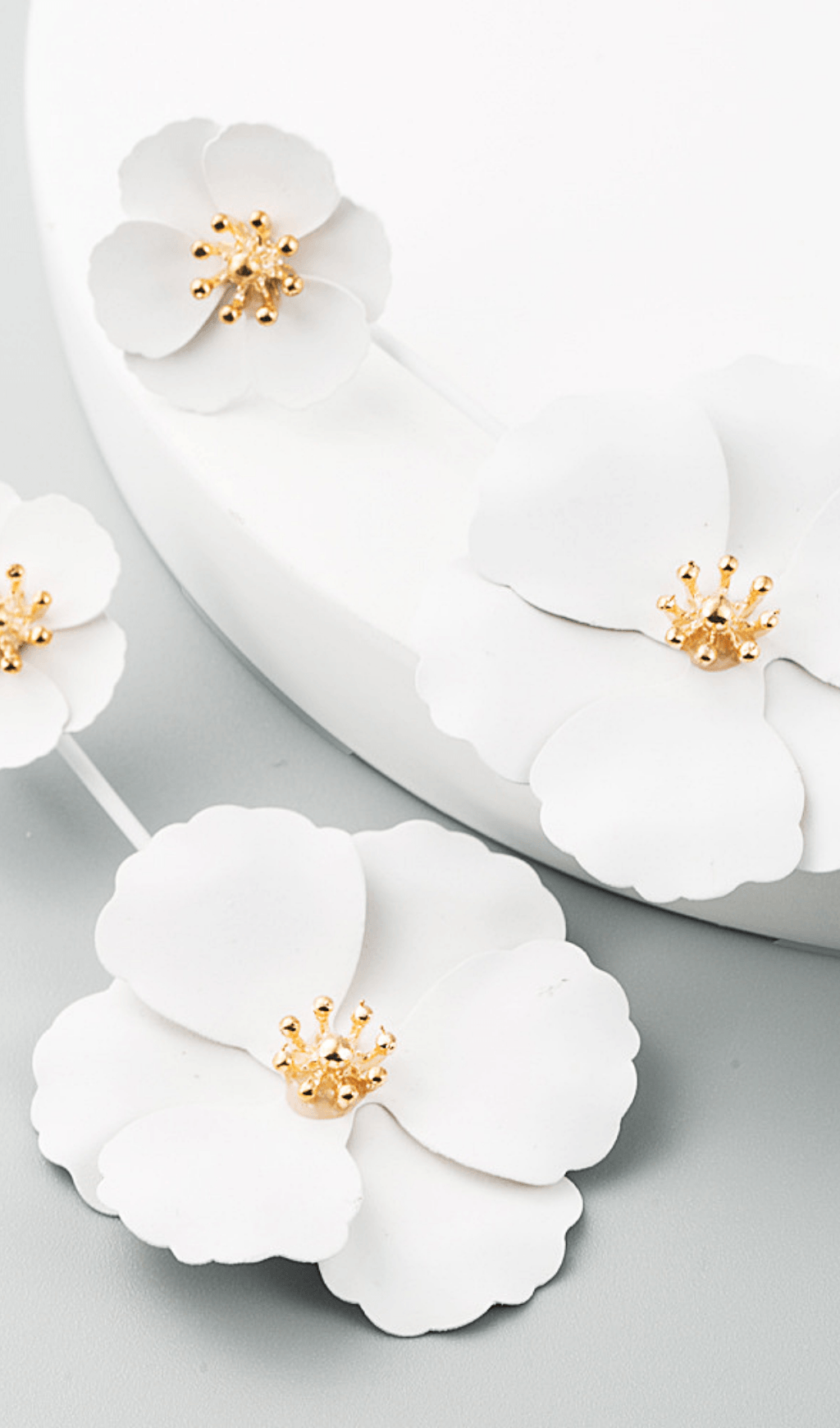 June Alloy Flower Long Earrings – image 5