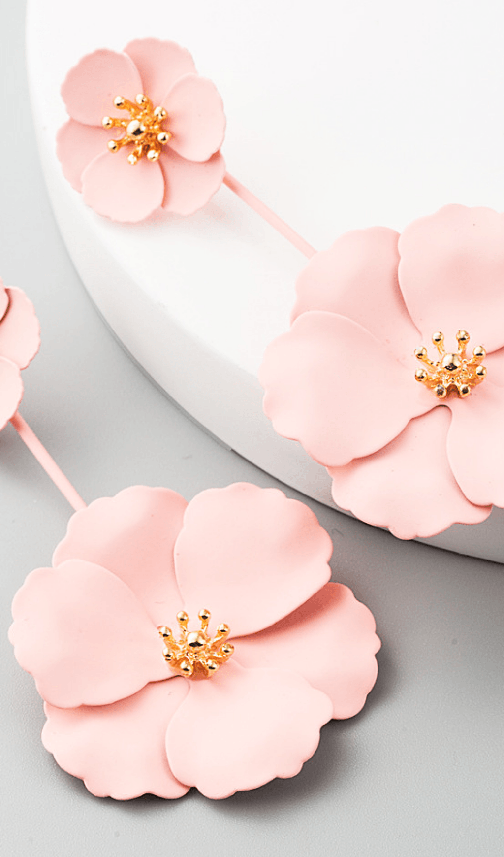 June Alloy Flower Long Earrings – image 8