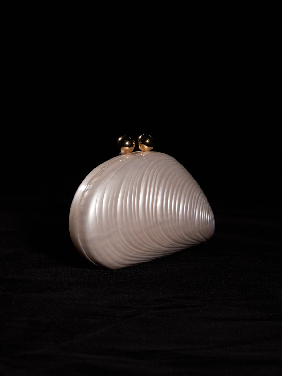 Mahin Seashell Convertible Clutch – image 4