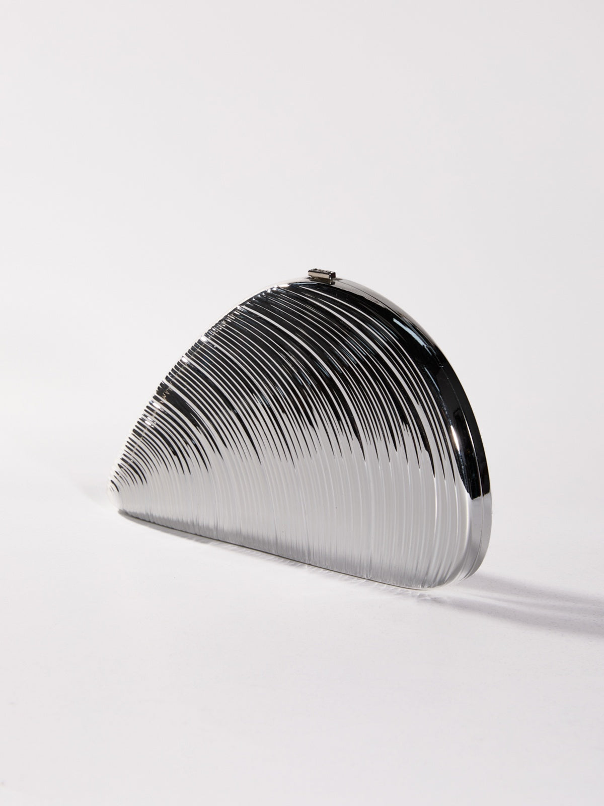 Maika Seashell Convertible Clutch In Silver – image 5