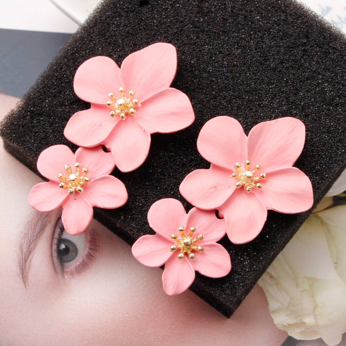 Sandra Double Flower Earrings – image 4