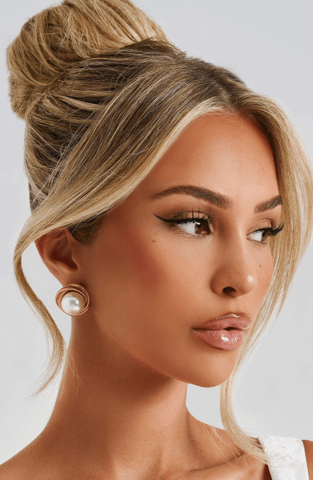 Davina Earrings - Gold – image 3