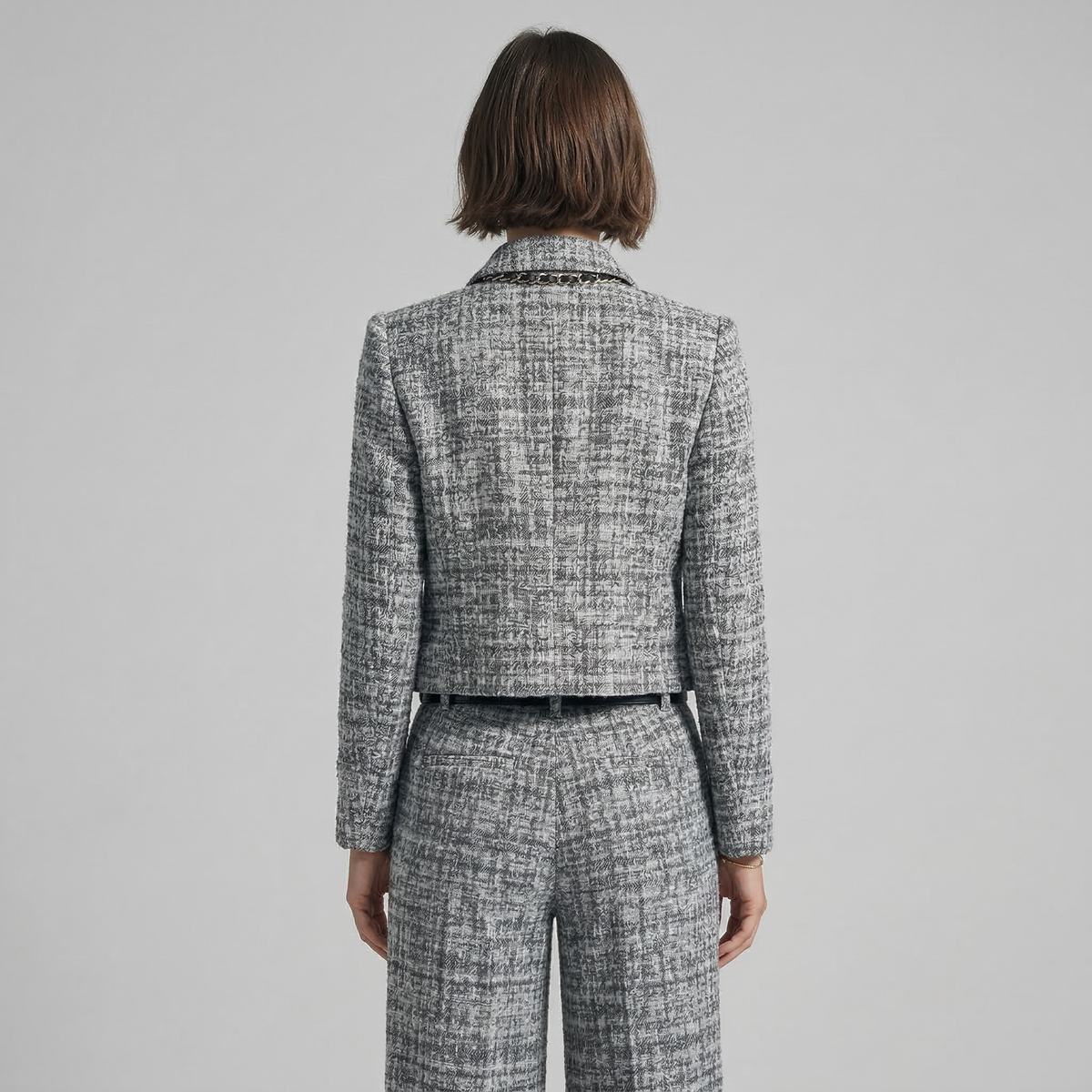 Lucía – Sophisticated and Versatile Set – image 3