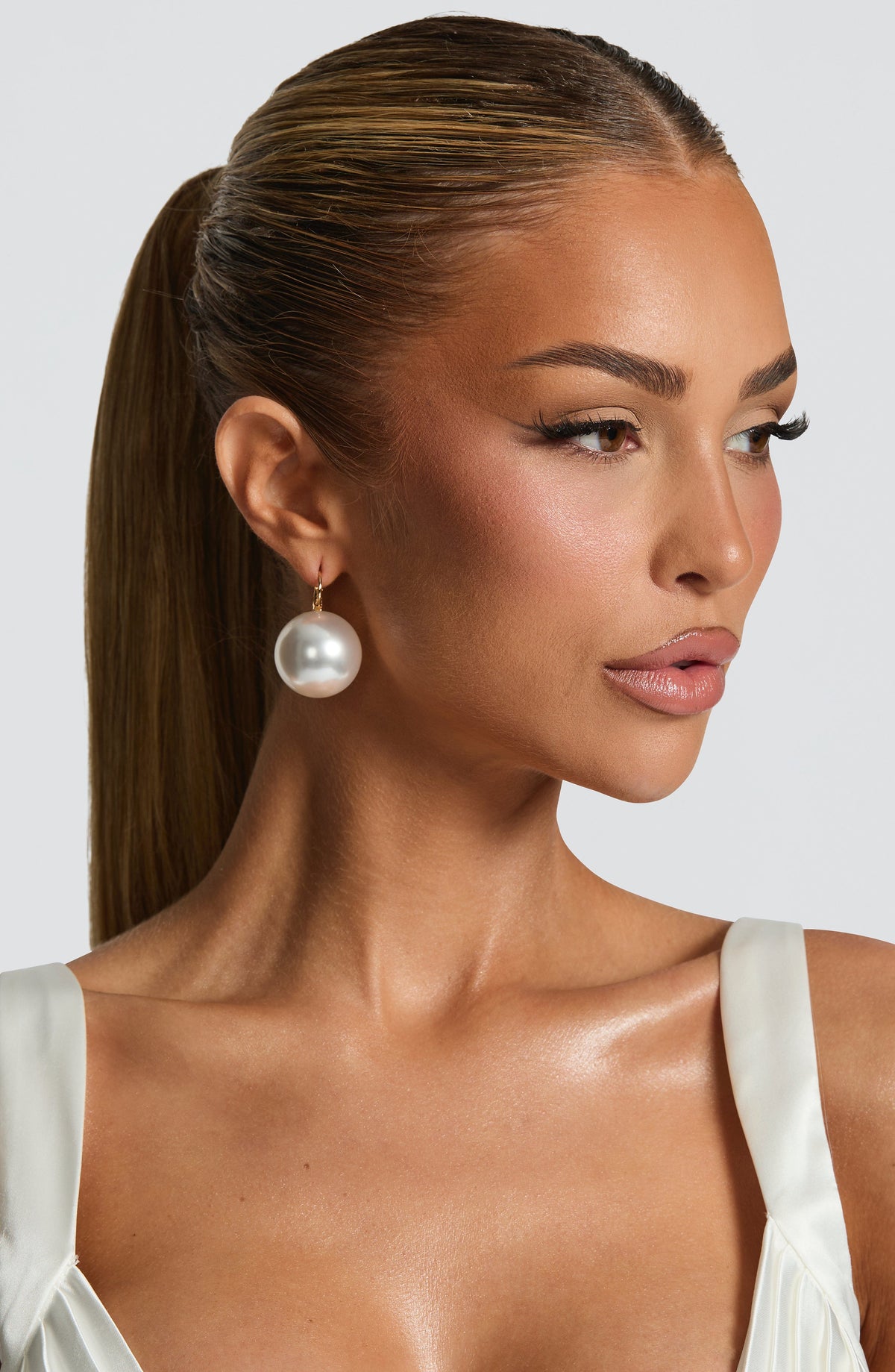 Therese Earrings - Pearl – image 1