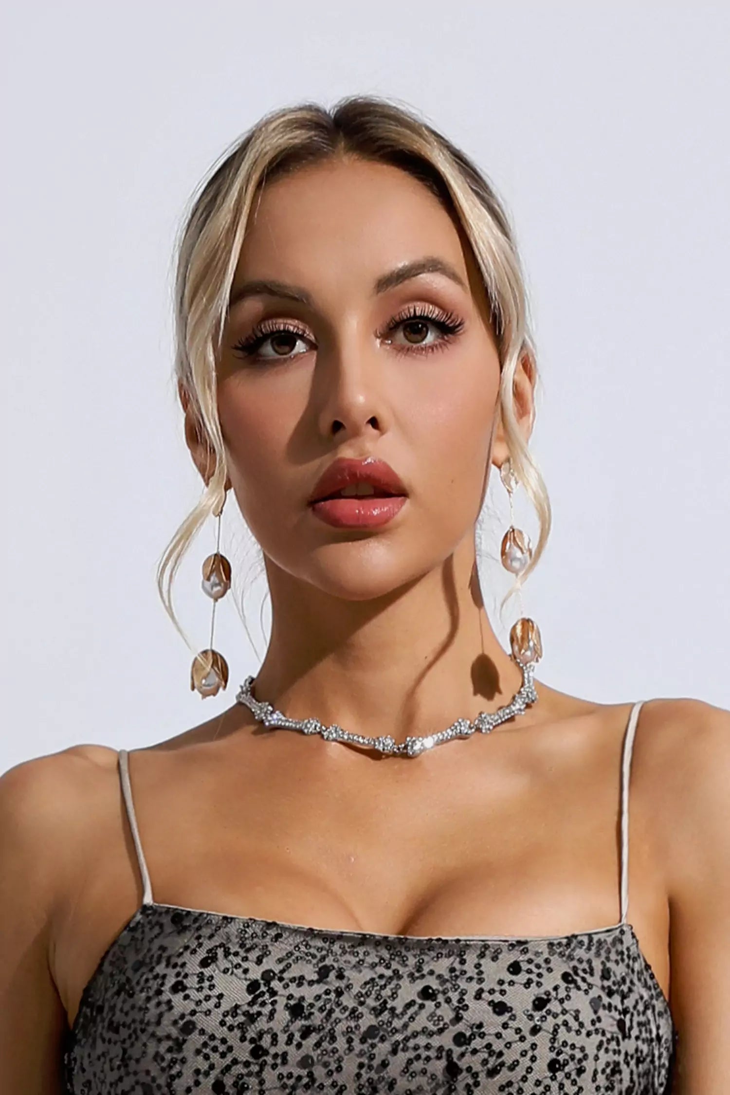 Xipil Pearl Drop Earrings – image 3
