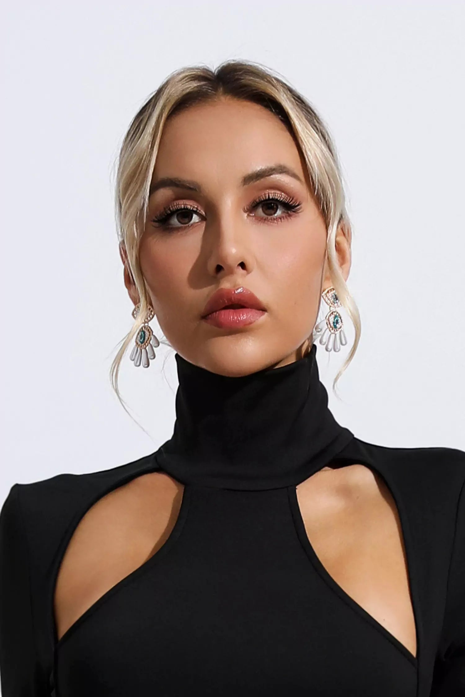 Nimat Devil's Eye Pearl Earrings – image 3
