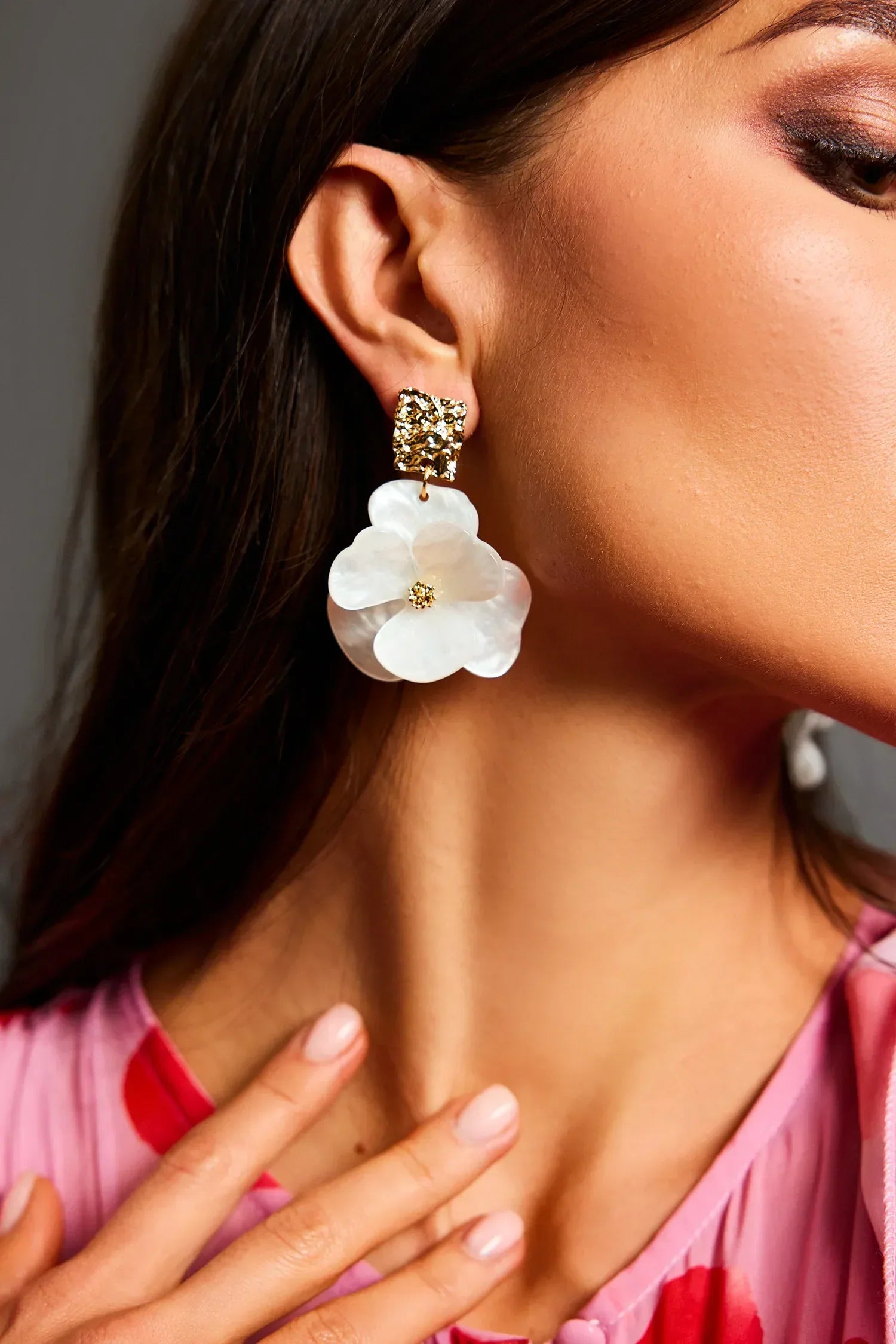 Alba Earrings – Pearly Flower – image 2