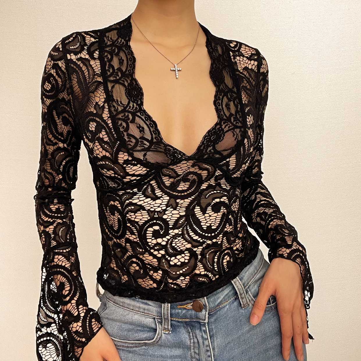 Flared sleeve v neck lace see through solid top – image 3