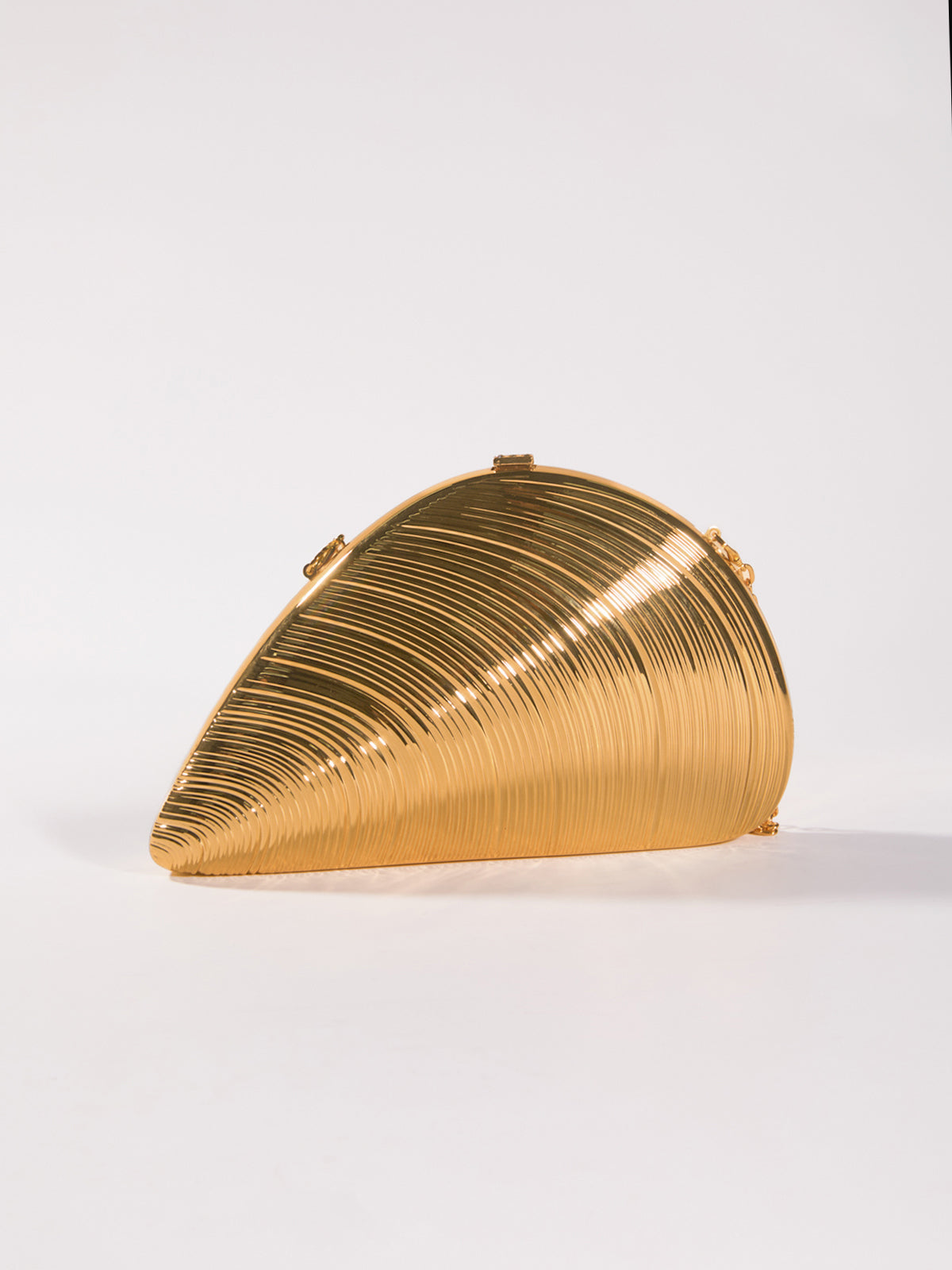 Maika Seashell Convertible Clutch In Gold – image 4