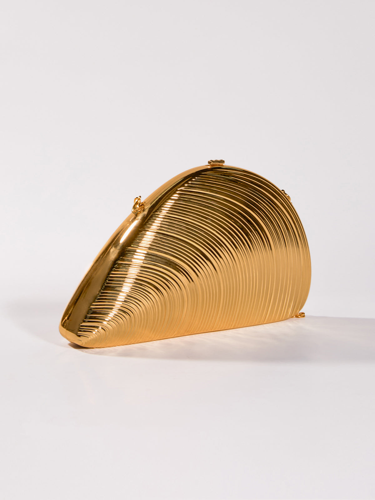 Maika Seashell Convertible Clutch In Gold – image 1