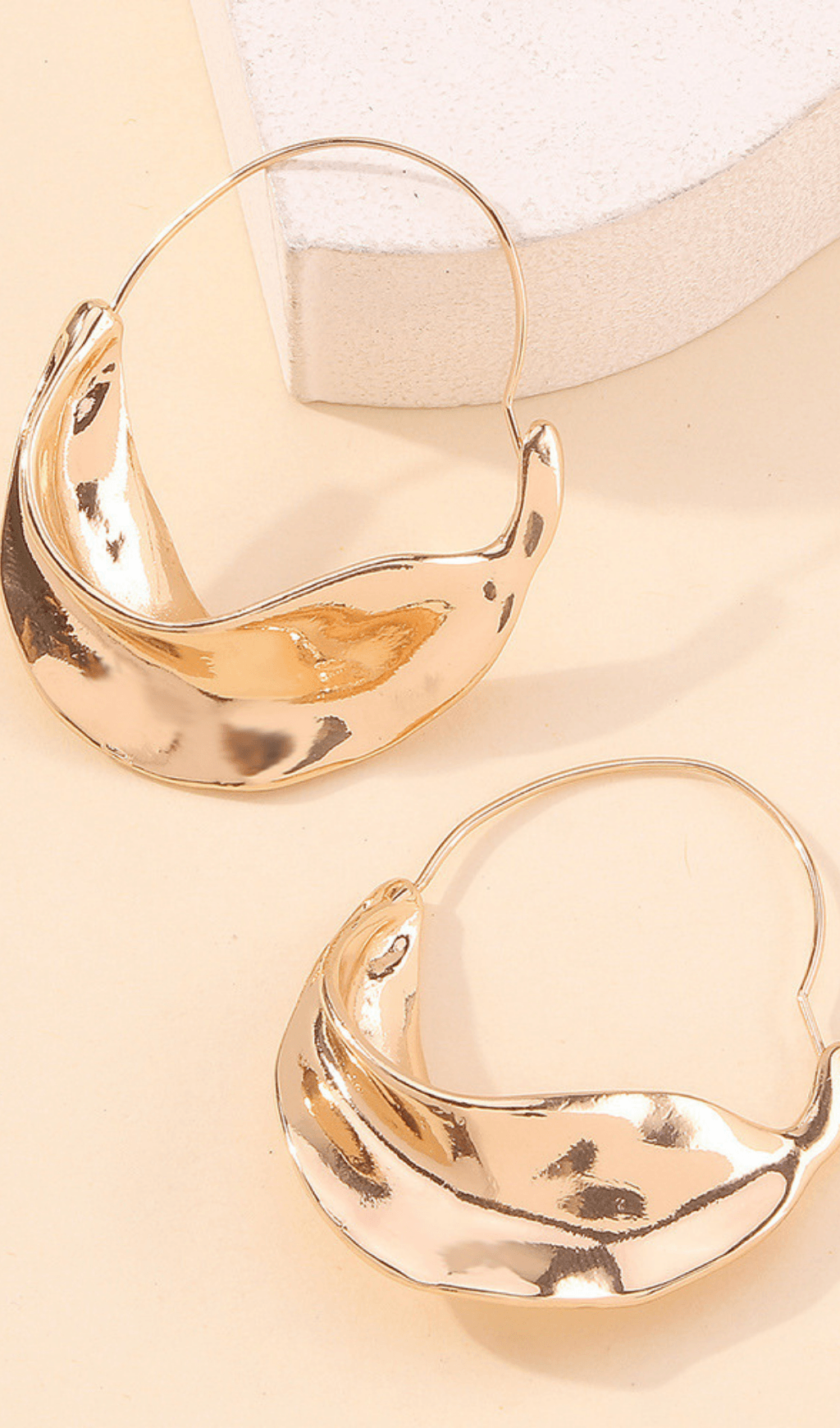 Alina Irregular Leaf Earrings – image 7