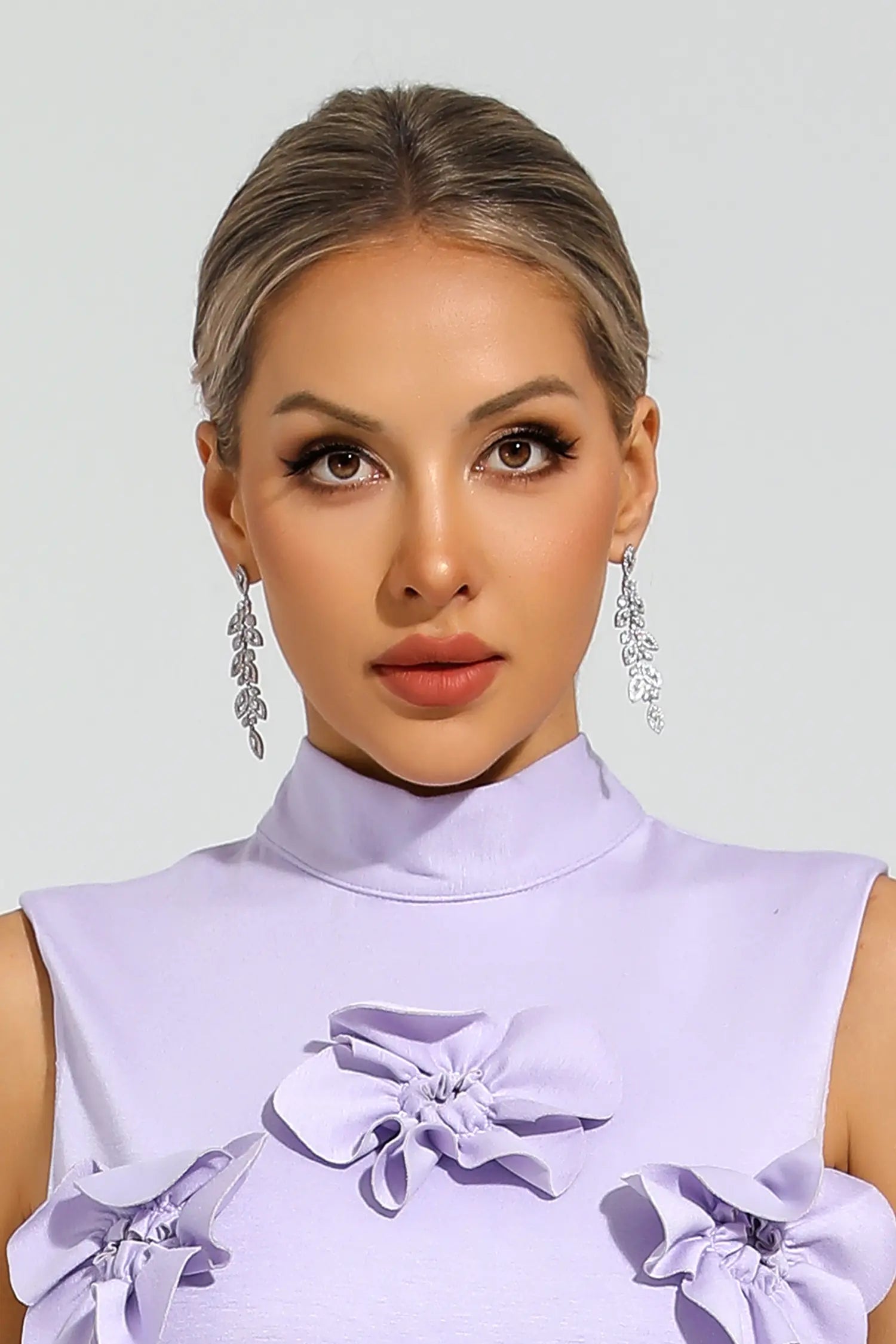 Erosa Silver Leaf Earrings – image 3