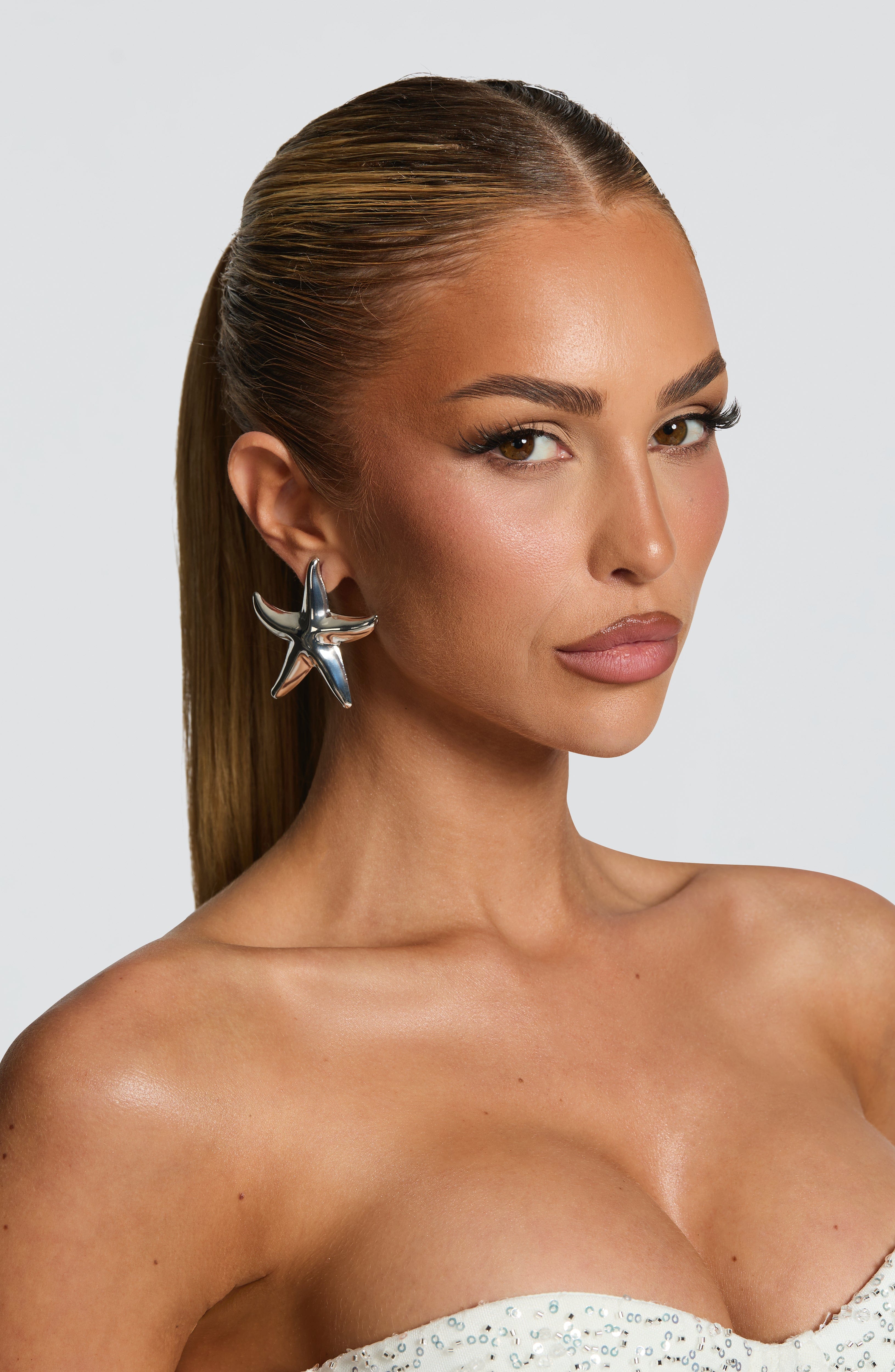 Dakona Earrings - Silver – image 4