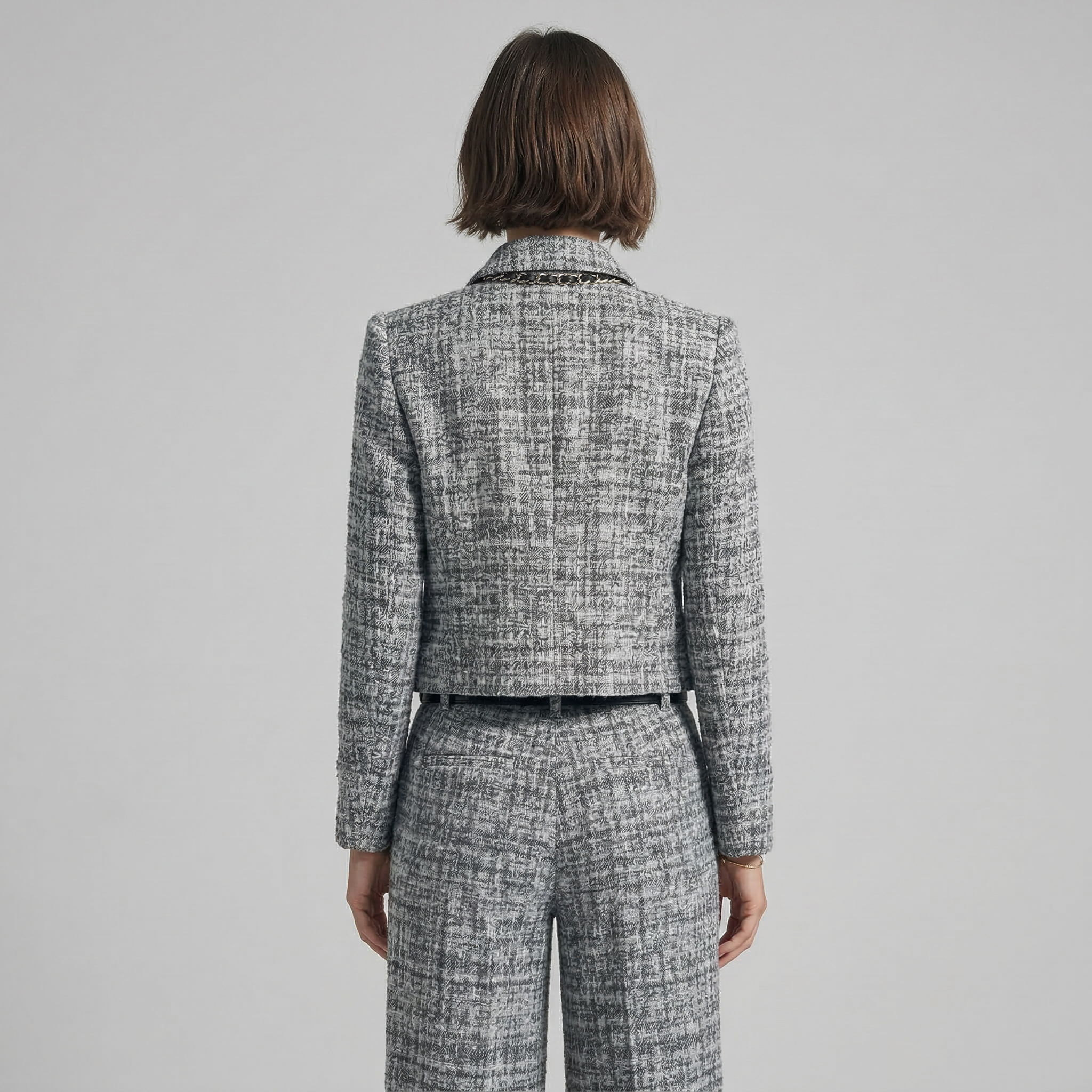Lucía – Sophisticated and Versatile Set – image 3